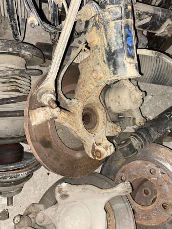 FORD FİESTA TAŞIYICI ÇIKMA ORJİNAL
