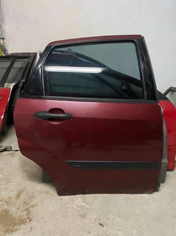 FORD FOCUS 1 ÇIKMA SAĞ ARKA KAPI