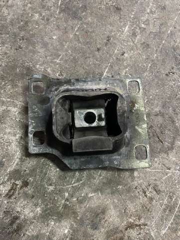 FORD FOCUS 1 ÇIKMA ŞANZIMAN TAKOZU